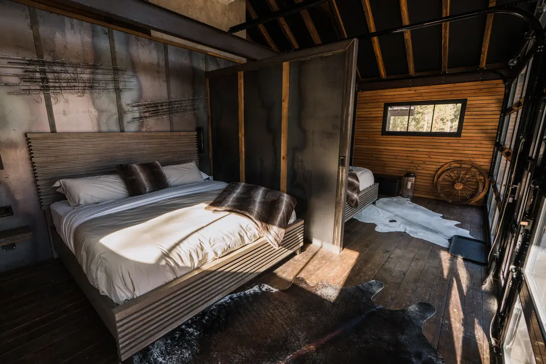 Blue Wing Glamping Hut